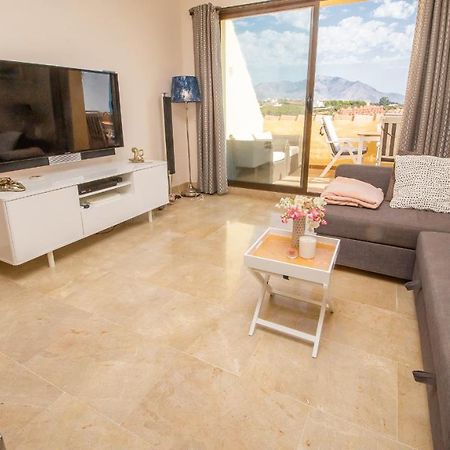 Duquesa Village 16,62,32 Манилва Екстериор снимка