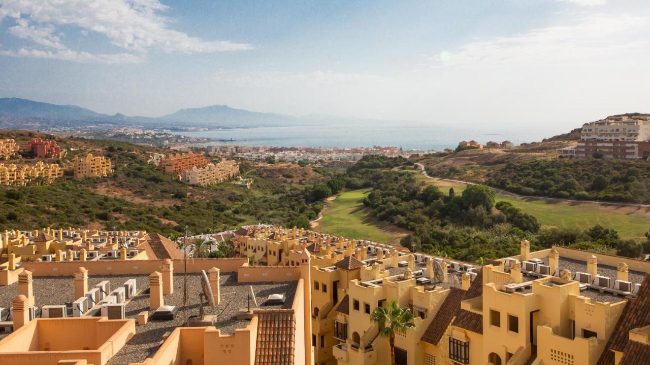 Duquesa Village 16,62,32 Манилва Екстериор снимка