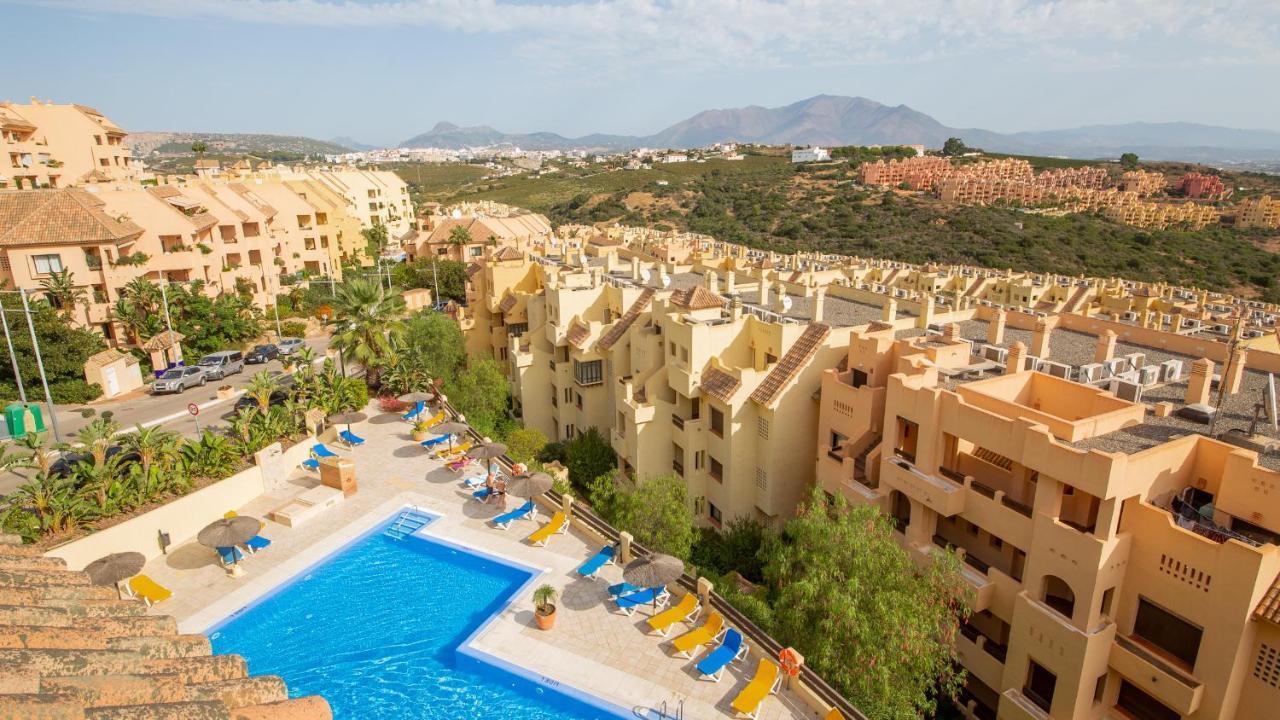 Duquesa Village 16,62,32 Манилва Екстериор снимка