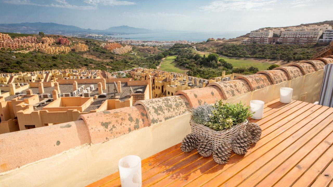 Duquesa Village 16,62,32 Манилва Екстериор снимка