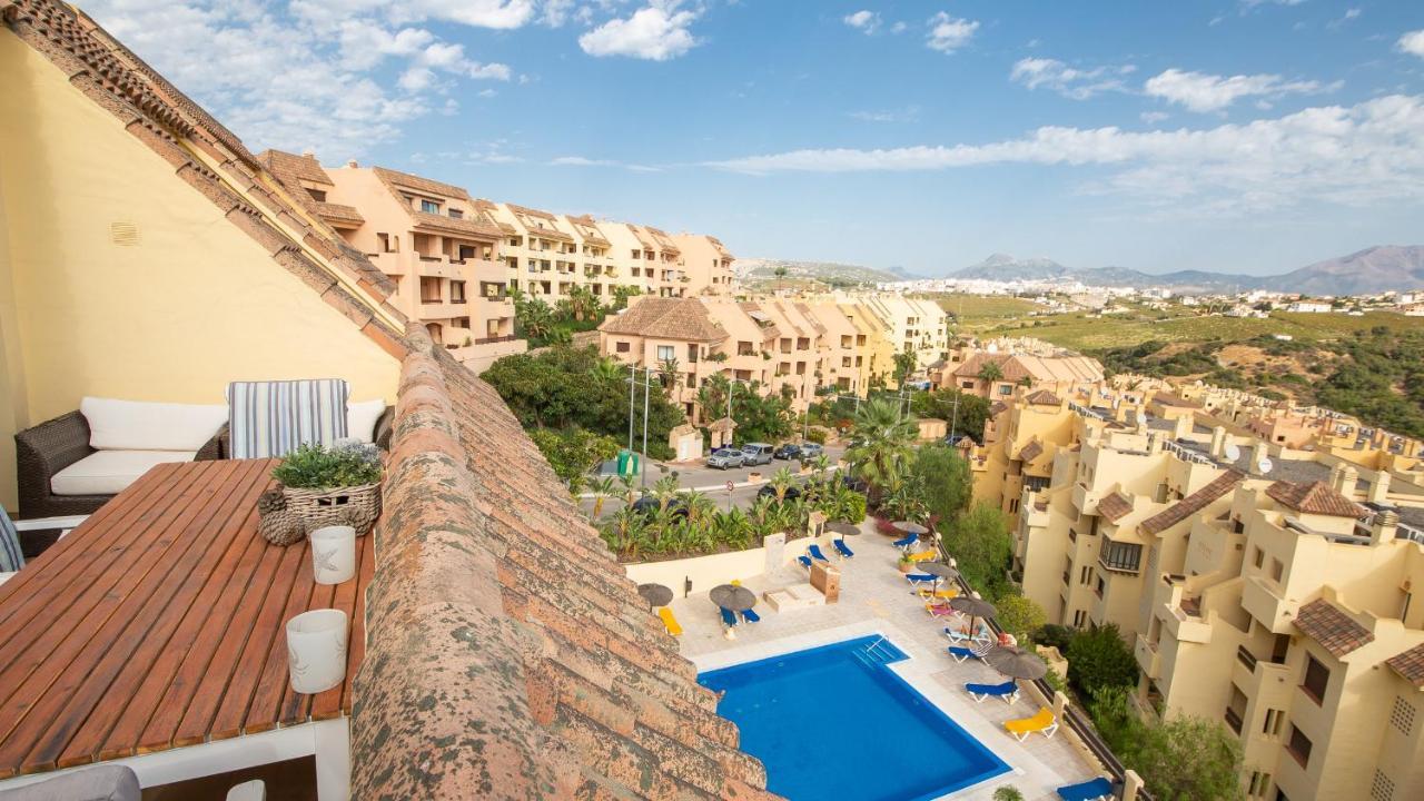 Duquesa Village 16,62,32 Манилва Екстериор снимка