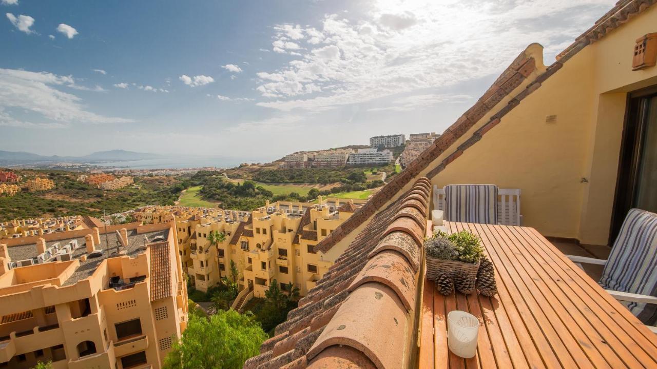 Duquesa Village 16,62,32 Манилва Екстериор снимка