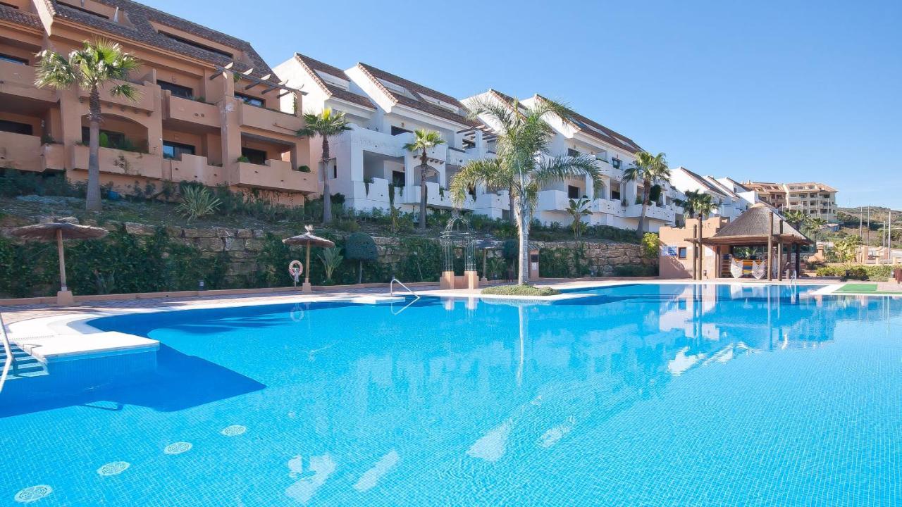 Duquesa Village 16,62,32 Манилва Екстериор снимка