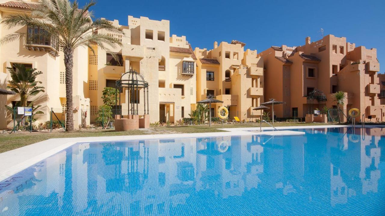 Duquesa Village 16,62,32 Манилва Екстериор снимка