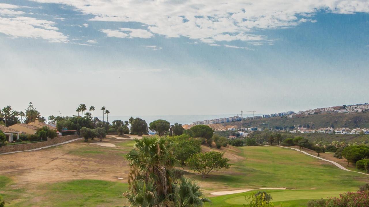 Duquesa Village 16,62,32 Манилва Екстериор снимка
