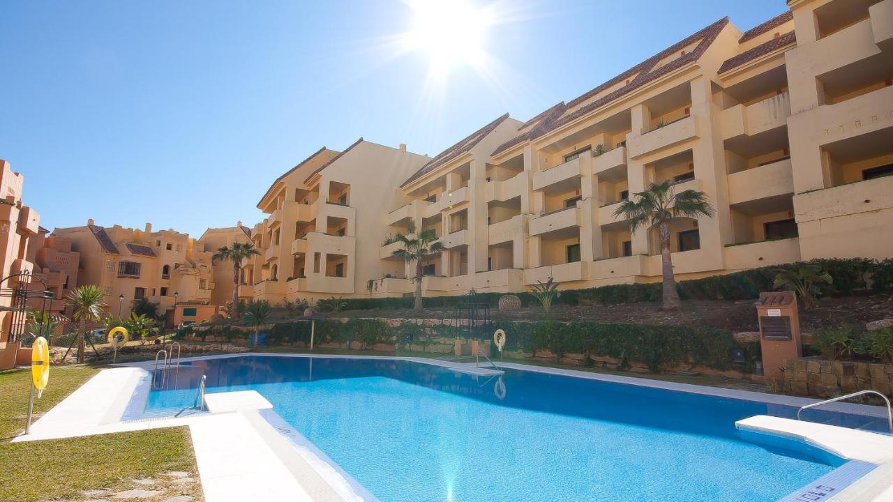 Duquesa Village 16,62,32 Манилва Екстериор снимка