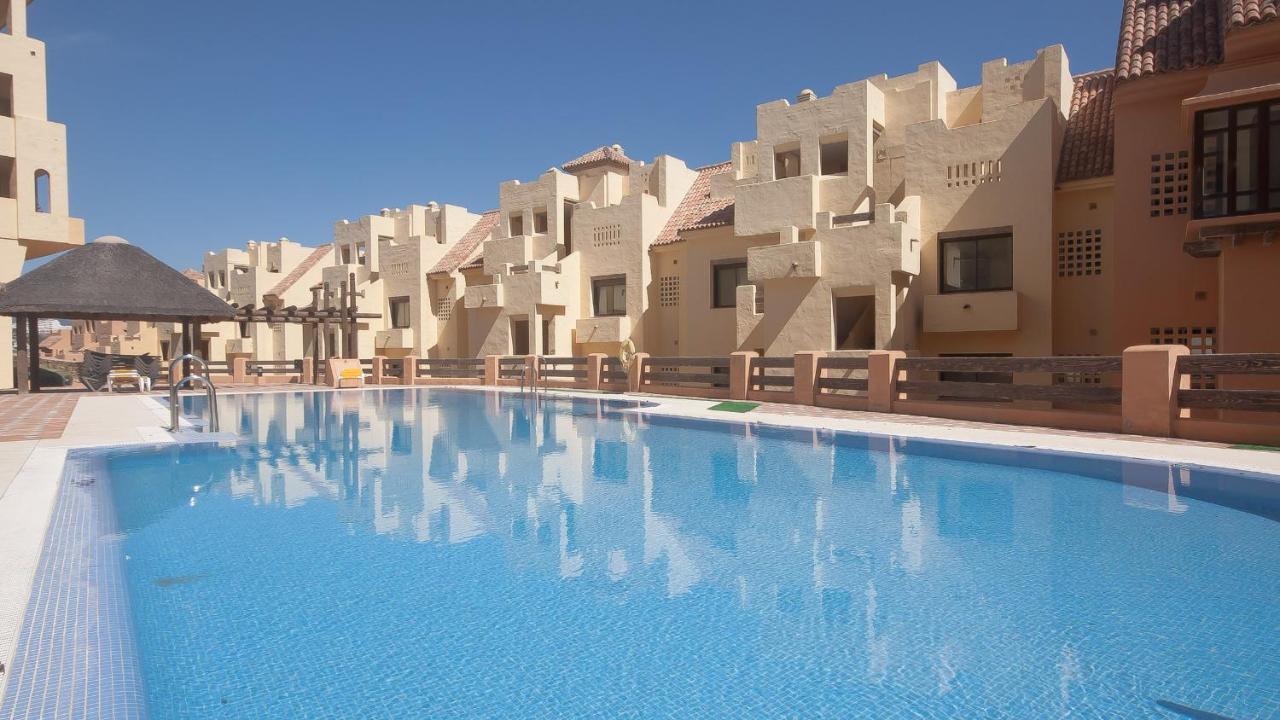 Duquesa Village 16,62,32 Манилва Екстериор снимка